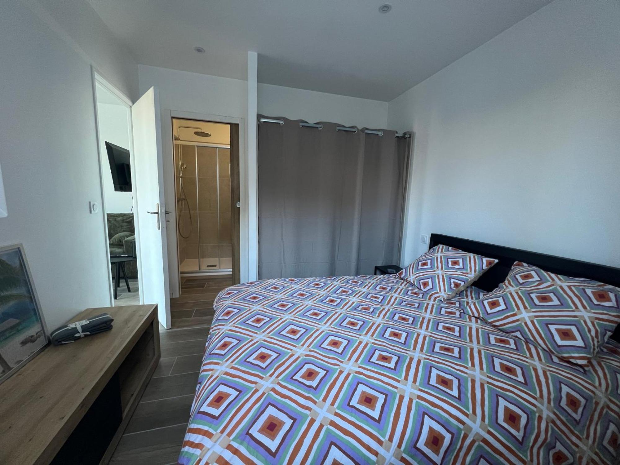 Maison T2 Avec Jaccuzi Wifi Parking Saint-Cyr-sur-Mer Exterior foto
